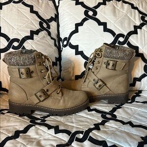 Cliffs by White Mountain Tan Ankle Boots